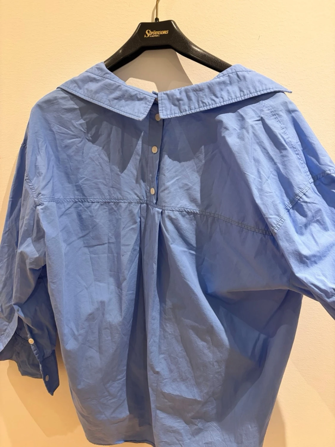 Blå oversized blus med stor krage