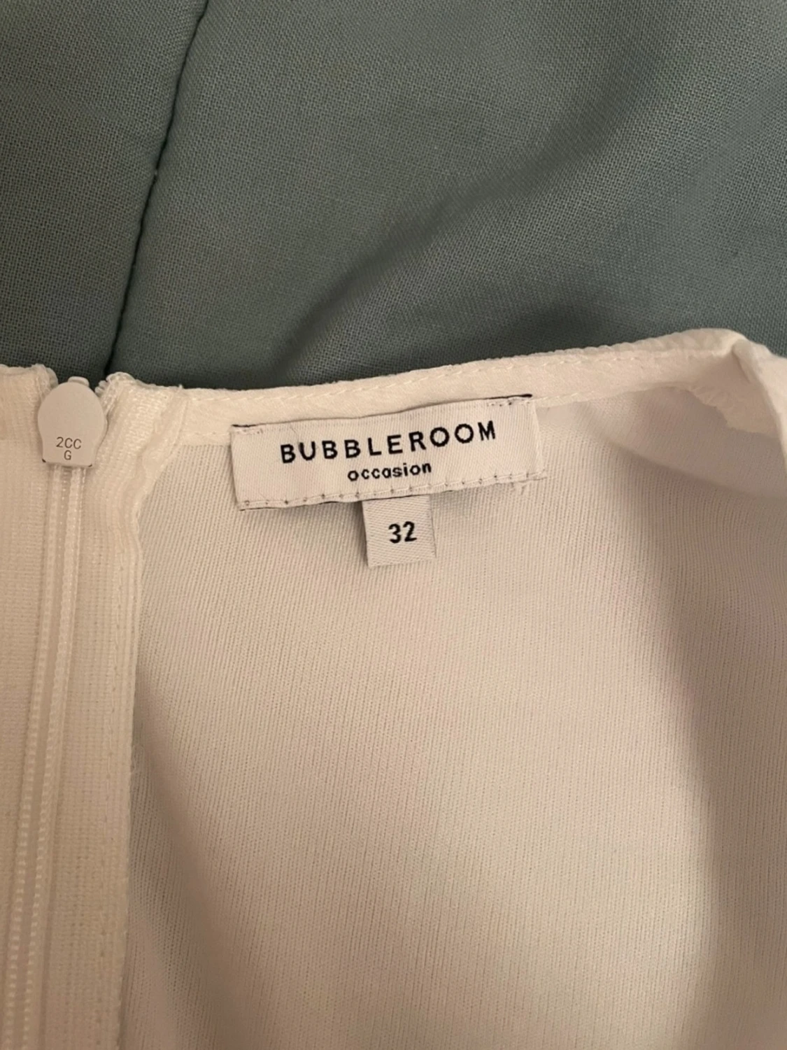 Vit omlottklänning med knytband - 2