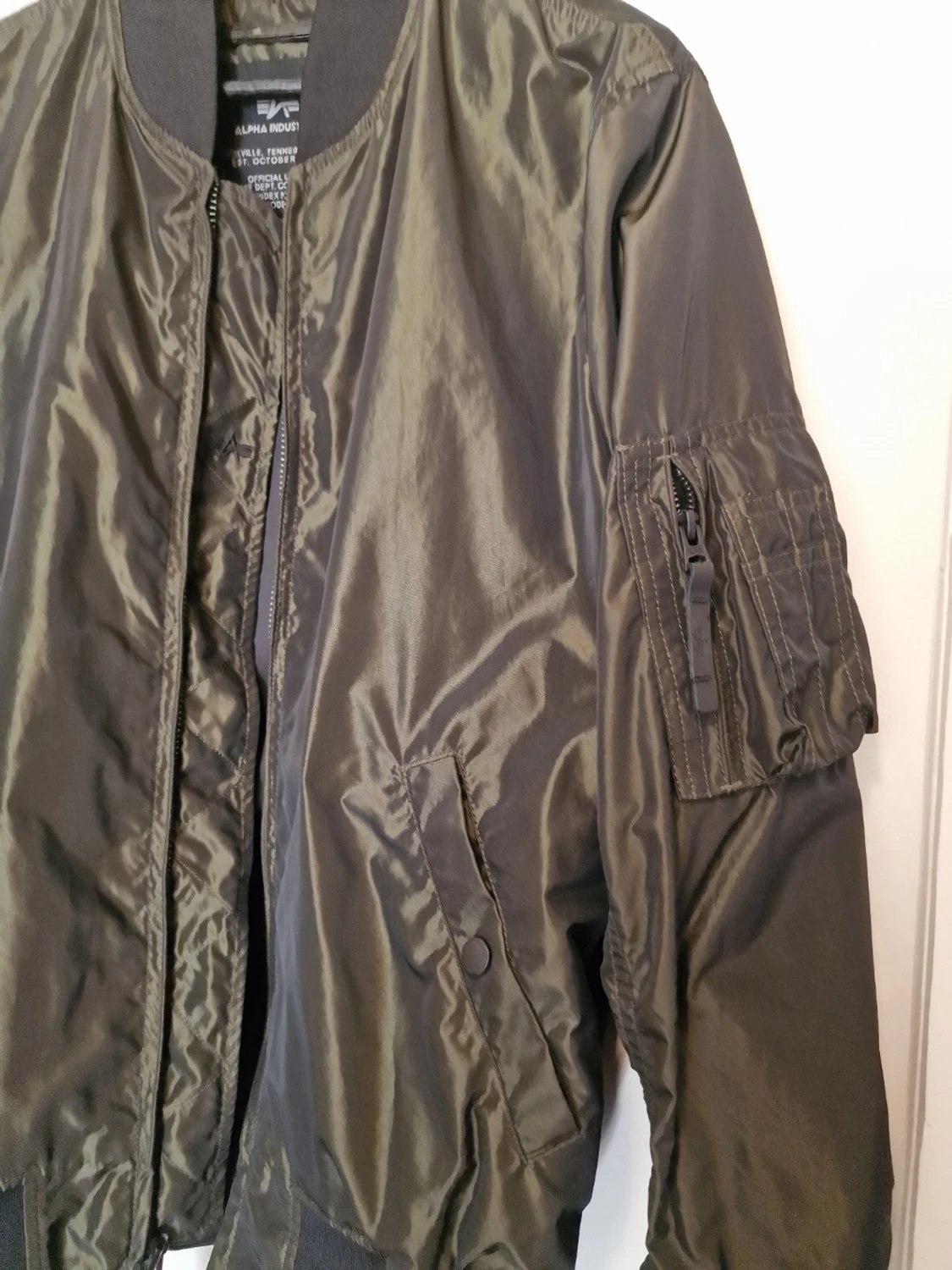 Olivgrön bomberjacka Alpha Industries - 3