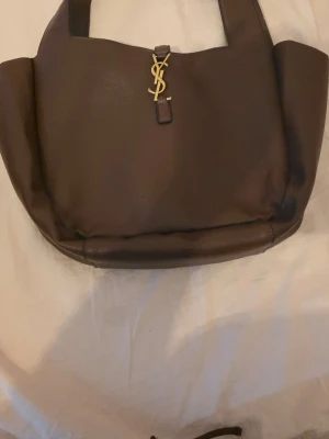 Hobo bag - 100% mjukt äkta läder