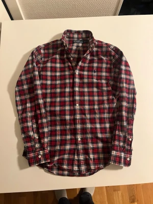 Ralph Lauren skjorta S - Riktigt fet Ralph lauren skjorta storlek S fint skick inga fel. 