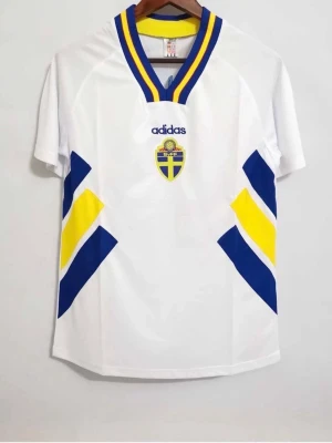 Svensk landslagströja Adidas vit - Skriv vilken storlek du ska ha finns i alla med tryck med osv.