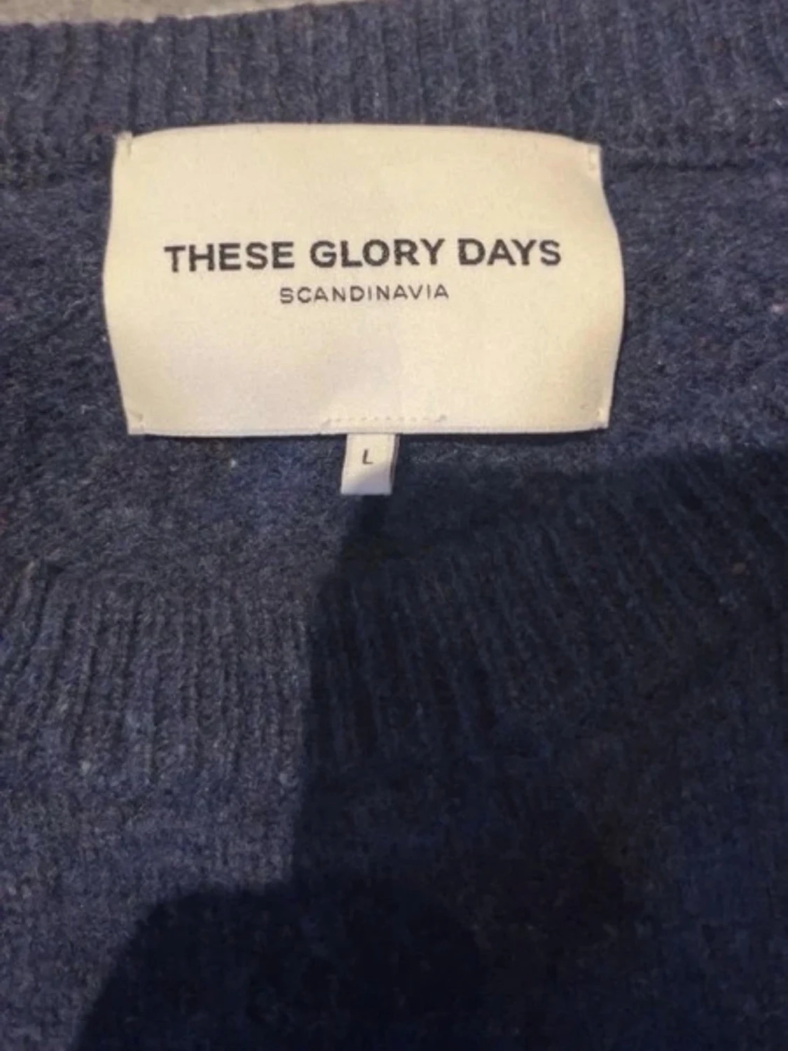 Mörkblå stickad tröja These Glory Days - 1