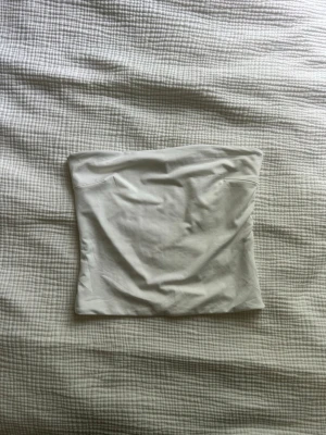 vit bandeau - nästan oanvänd bandeau, perfekt i sommar💗