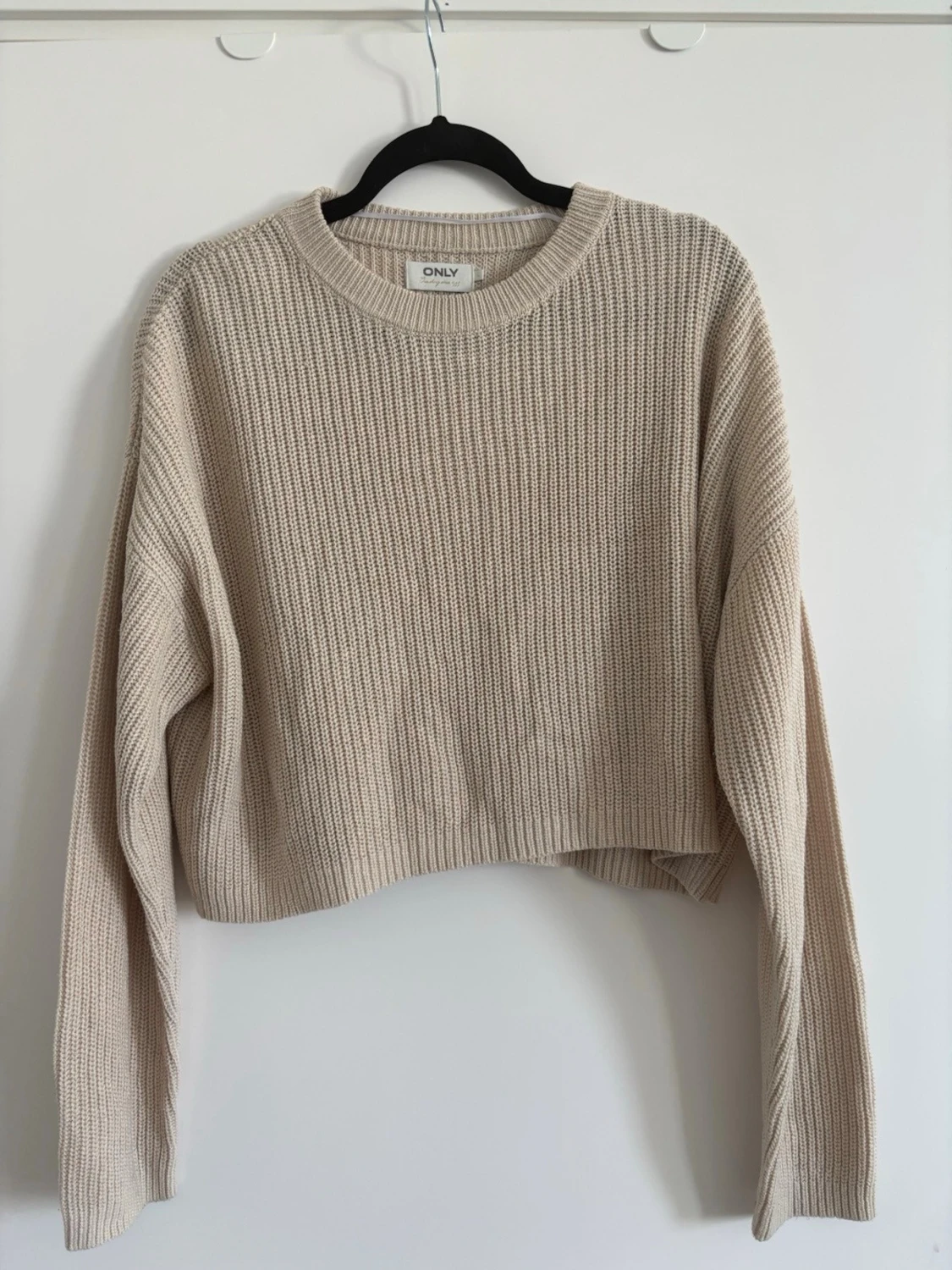 Beige cropped stickad tröja ONLY