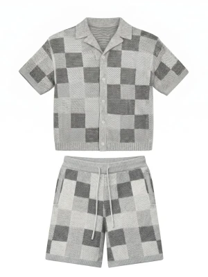 Colesice pixel grey set - Trendigt set med rutmönster i vitt och grätt. En slim fit och luftig design design som ger dig en bekvam kansla i sommaren. Var för liten för mig, säljer för mindre än priset pả hemsidan. Obs! Rutmonstret ar inte helt identiskt da färgerna varierar till order, men är inte ett fel.