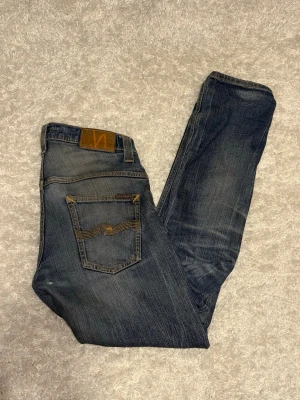 Nudie Jeans - Säljer dess nudie jeans då de inte passar längre. De är i bra skick förutom att de har lagats (se bilder) skulle behöva lagas igen men de funkar i det skicket de är i nu. 
