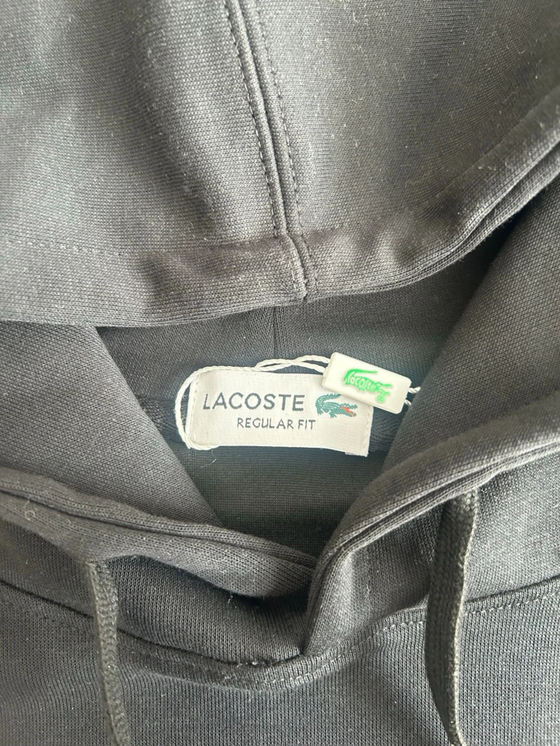 Svart hoodie från Lacoste - 3