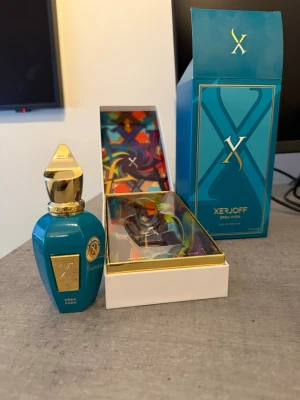 Xerjoff Erba Pura 50ml - Säljer Xerjoff Erba Pura 50ml. Använd endast ett fåtal gånger så skulle gissa på att det är ca 45ml kvar. Se sista bilden för vikt.