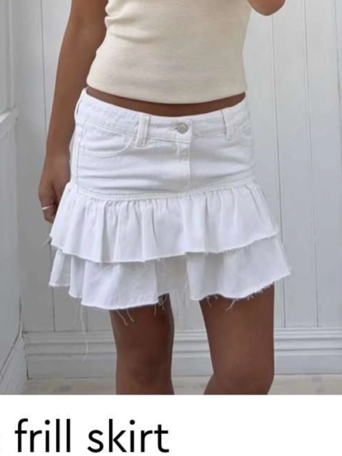 Vit volangkjol med jeanslook