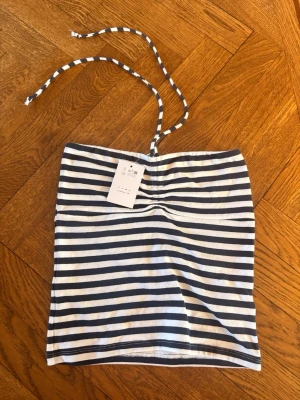 Subdued halter neck topp - Söt halter neck topp från subdued, helt oanvänd med prislappen kvar 💕 storlek S 