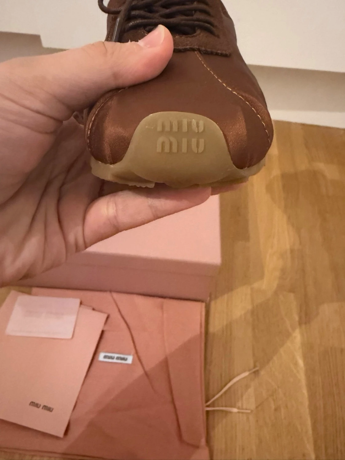 Bruna sneakers från Miu Miu - 3