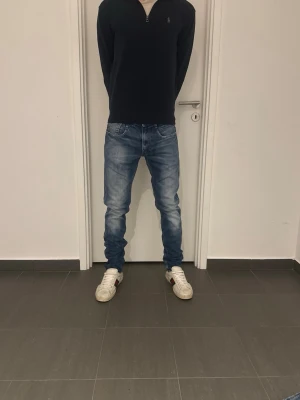 Replay jeans Anbass - Säljer nu dessa Replay Anbass jeans, skriv för fler bilder/frågor😊