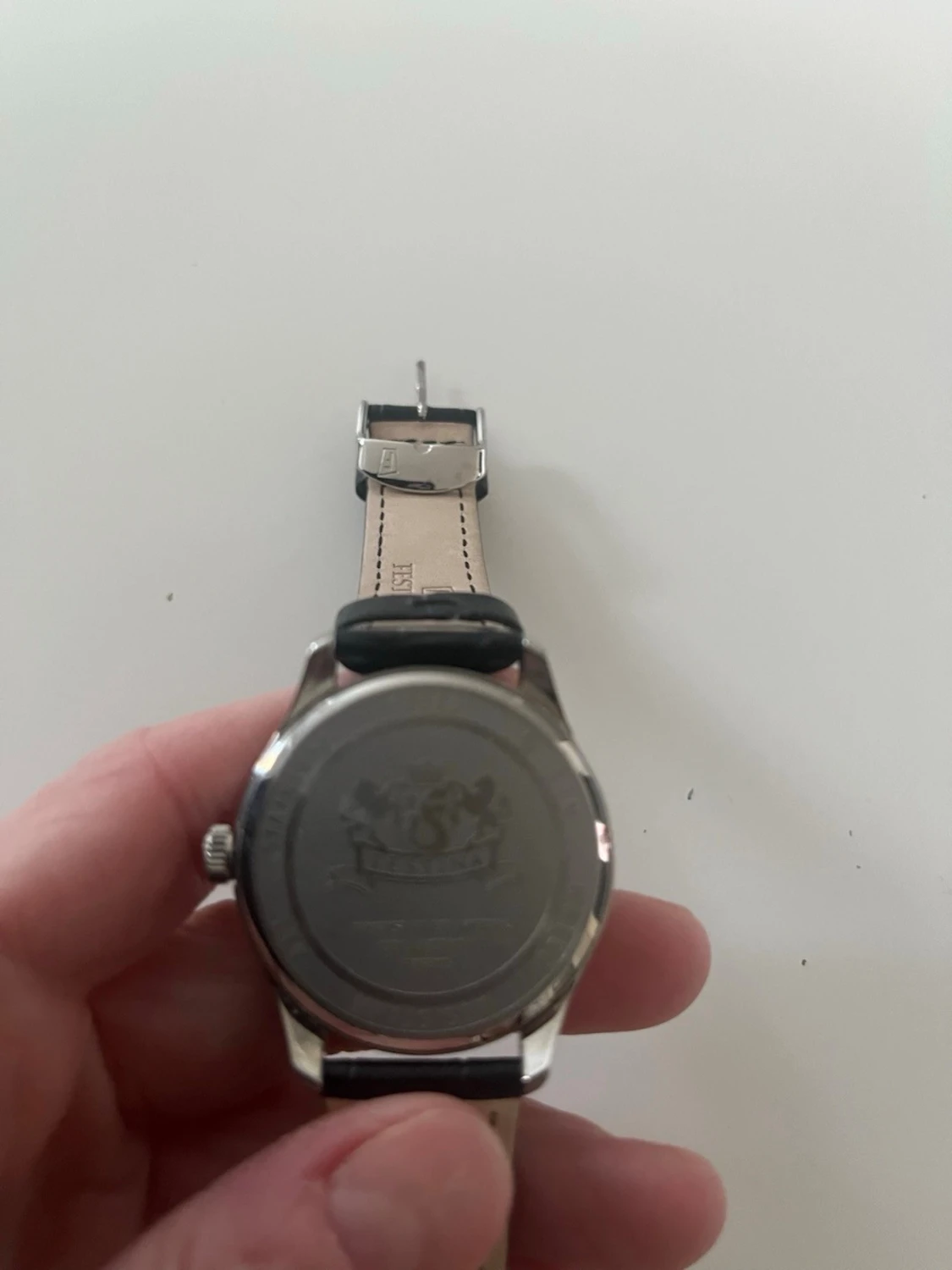 Svart klocka Festina - 1