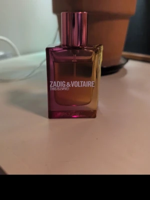 Zadig & Voltaire This Is Love! parfym - Parfym som inte säljs längre. Se bilderna för mängd kvar. 