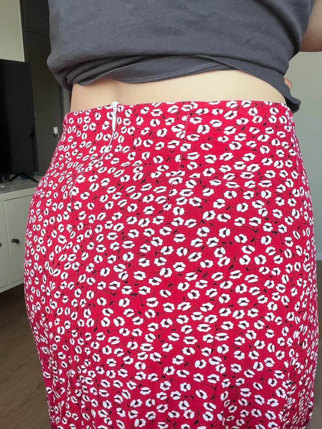 Blommig långkjol med slits och dragkedja- stl M, mycket bra skick - 2