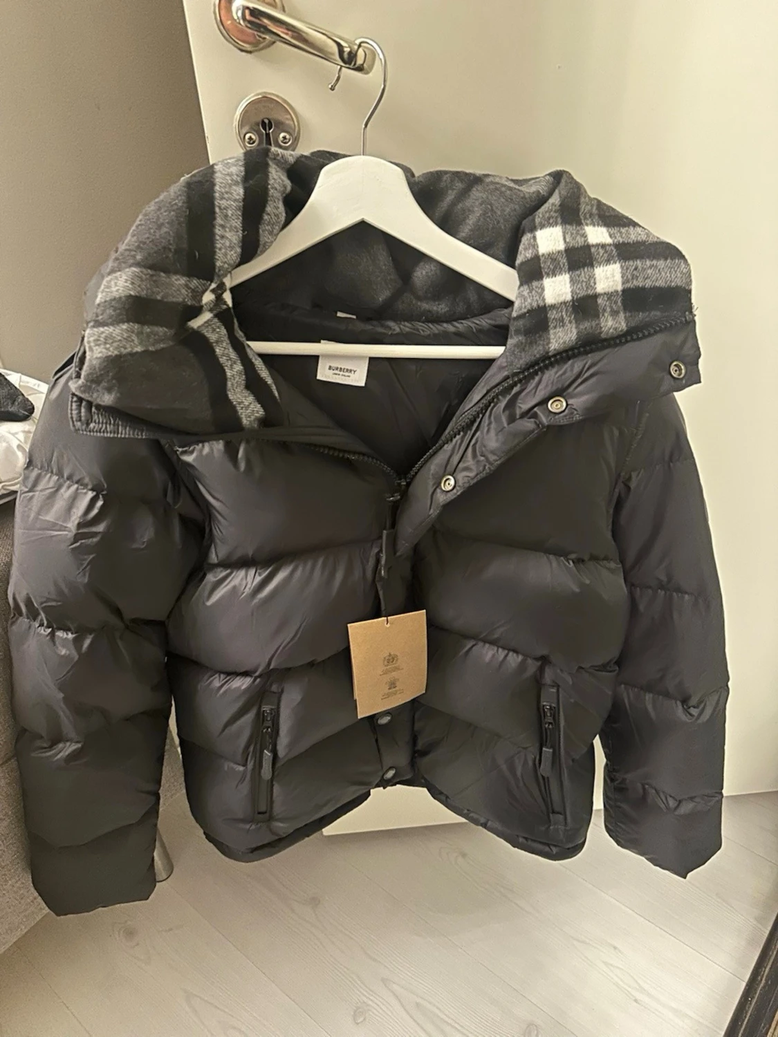Burberry puffer jacka 