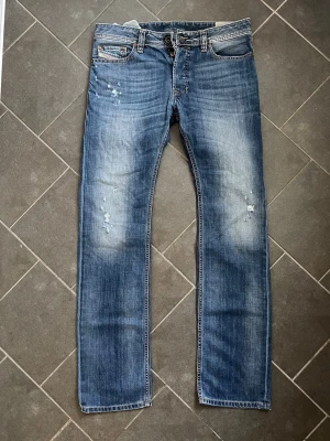Diesel jeans Safado - Raka jeans från Diesel i modellen Safado, W31 L32