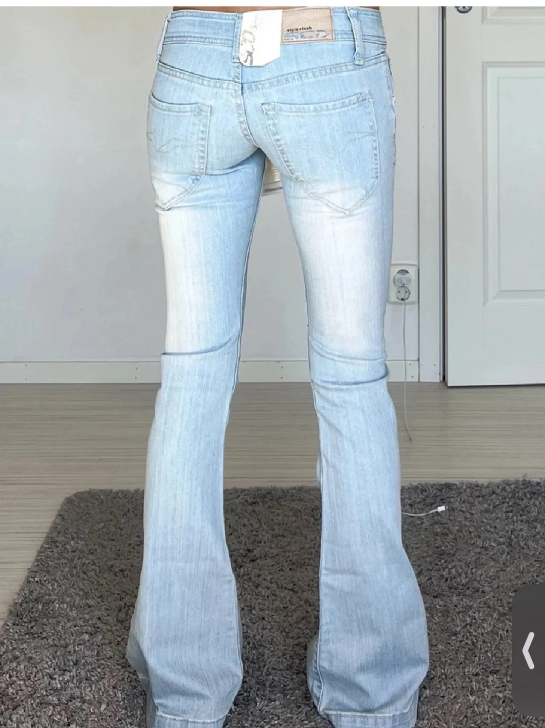 Ljusblå bootcut jeans  - 1
