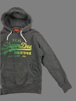 Superdry hoodie - Superdry hoodie i prima skick inga defekter hör av dig om du undrar nått eller vill ha mått