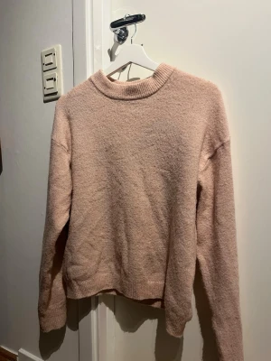 Stickad tröja - Fin rosa stickad tröja ifrån H&M❤️