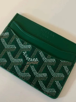 Grön kort hållare  - Helt ny ingen storlek 