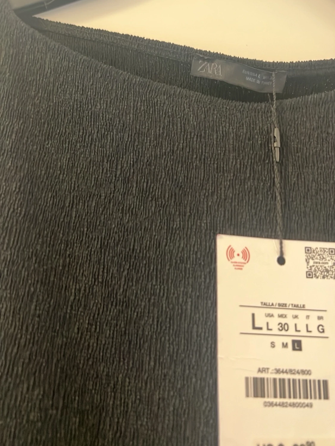 Svart klänning med spetsdetalj från Zara  - 2