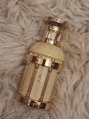 Reham Vanilla Mood, 100ml - Reham Vanilla Mood från Paris Corner, 100ml. Full presentation. Endast testsprayad.