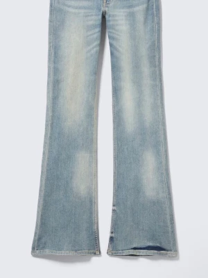 Weekday jeans cheap monday - Säljer ett par ljusblå weekday jeans. Storlek 25/32 är nästan helt oanvända förutom att dom var för långa så har pytte lite slitage i botten men syns knappt . 