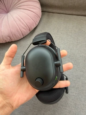 Razer Blackshark v2 PRO  - Hörlurar
