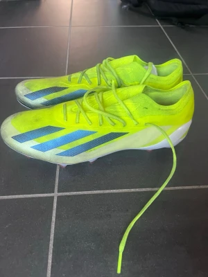 Adidas x fotbollskor - Säljer dessa schyssta skor! Skriv vid funderingar!