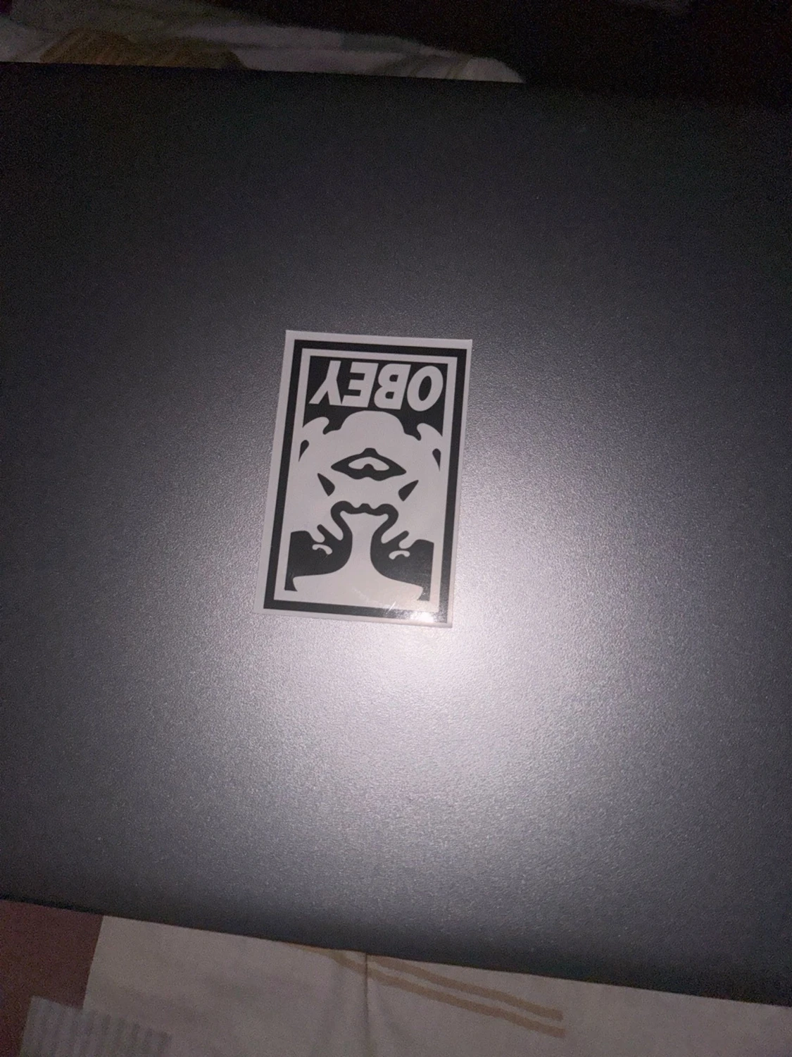 Svart och silver bärbar dator - 4