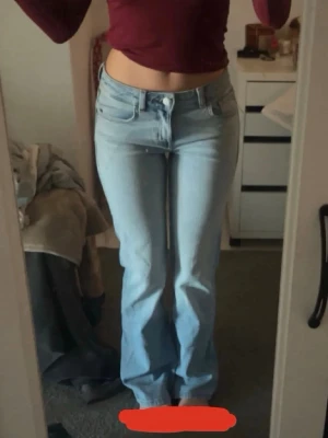 Bik bok jeans - Köpta för ett tag sen men bara testade. Modellen är mira, storlek W25 L32😊