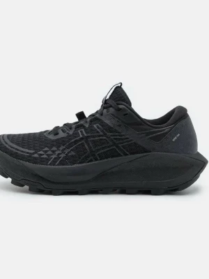 Svarta Asics Trabuco 13 gtx - Snygga helsvarta trailskor  från Asics med Gore-tex och tydliga logodetaljer på sidan. Skorna har en robust sula och klassisk snörning. Perfekta för dig som gillar springa i terräng med stil eller vill ha bekväma skor till vardags. Materialet är textil och syntet. Skorna är nya och aldrig använda.