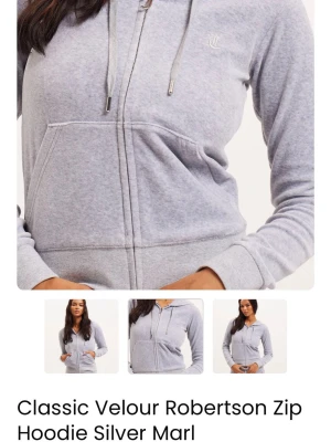 Juicy Couture grå velour hoodie XS - Supermjuk grå velour hoodie från Juicy Couture med dragkedja, huva med snören och broderad logga på bröstet. Defekt förekommer, se bild 3. Pris kan absolut diskuteras!