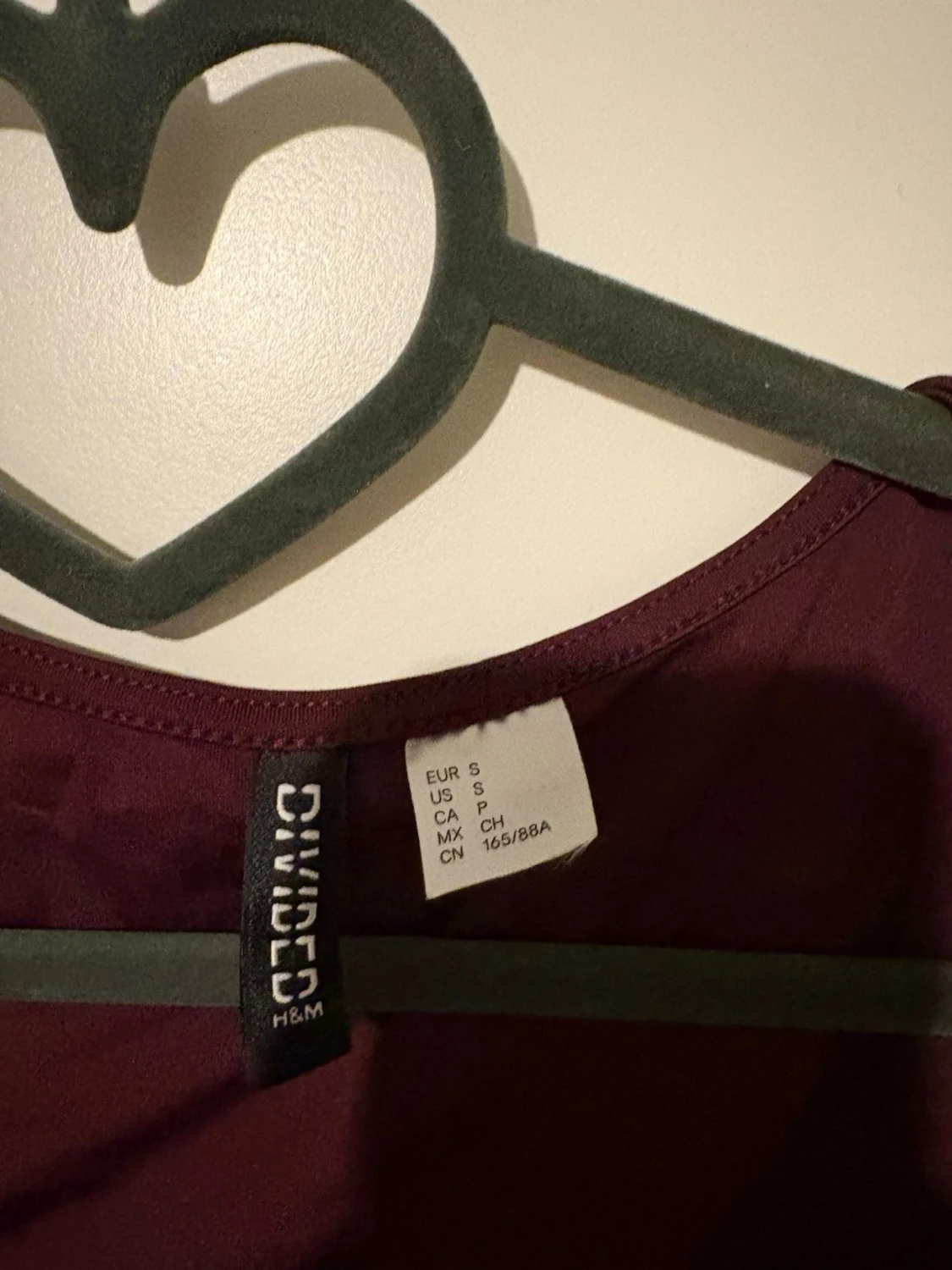 Vinröd ärmlös topp från Divided - 2