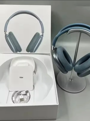 Blåa hörlurar - Snygga hörlurar  i blå färg med stilren design och mjuka öronkuddar. Hörlurarna har en metallbåge och meshband för extra komfort. Medföljer originalfodral, laddkabel och förpackning.