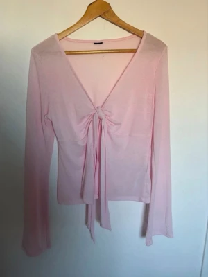 Ny topp ifrån gina tricot  - Aldrig använd endast provad 