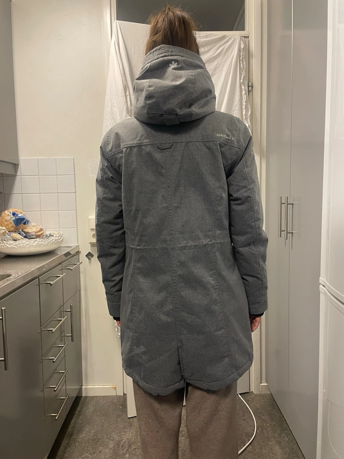 Grå parkasjacka från Ahkka - 1