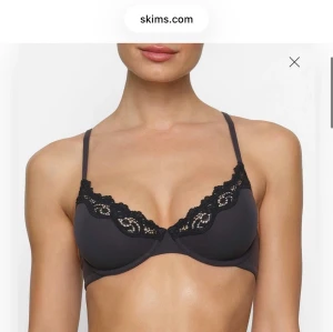 Skims bh - BH från skims, storlek 34DDD motsvarar 75F🤍 nypris:738kr