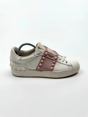 Valentino Rockstud sneakers - Valentino Garavani Rockstud sneakers | Storlek 37 |Skick 8,5/10 | Nypris ca 7700kr |100% autentiska