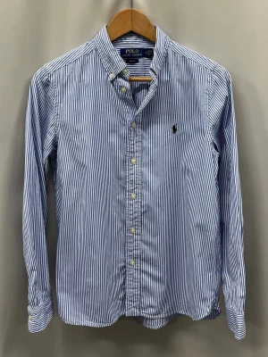 Ralph lauren skjorta | Slimfit - Skick 9/10 inga defekter. Storlek 18 i barn. Fraktar oftast samma eller nästa dag🚚📦