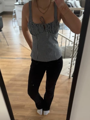 Rutig topp - Jättefin rutigtopp från Zara, säljs inte längre❣️Blå och vit rutig. Pris kan diskuteras