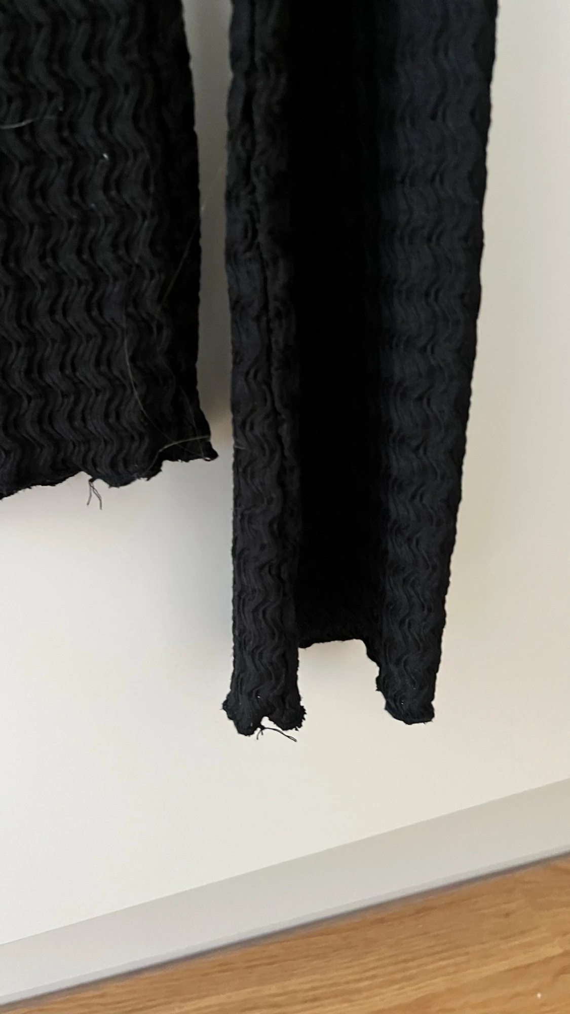 Svart ribbad långärmad topp - 2