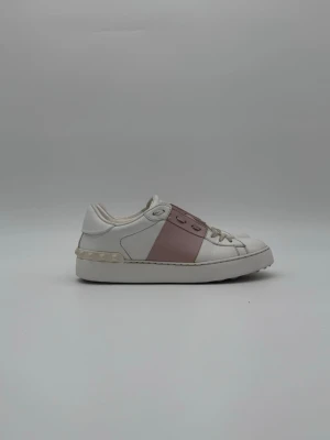 Valentino opens  - Snygga valentino opens med mycket bra skick i storlek 38