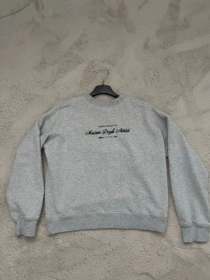 Grå tröja - Ljusgrå sweatshirt från HM  i storlek XS. 