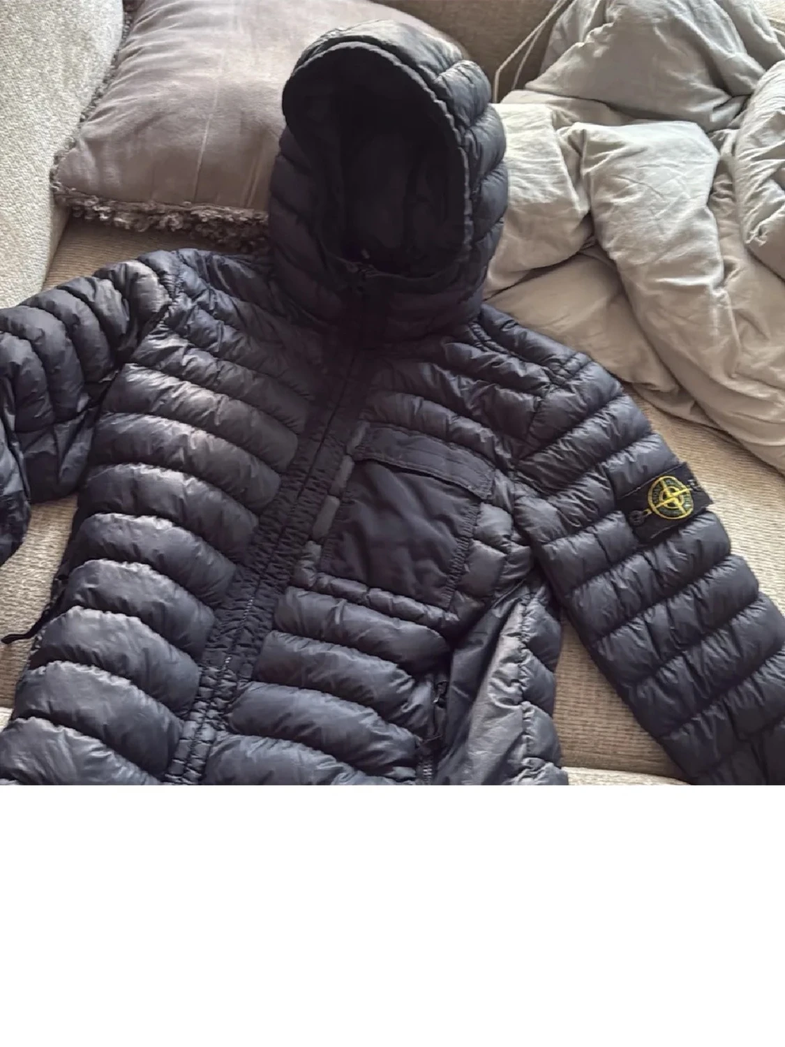 Svart dunjacka från Stone Island