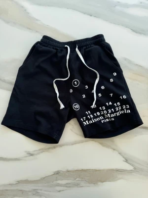 Maison Margiela shorts - Svarta shorts från Maison Margiela i storlek S