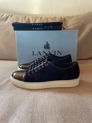 Lanvin cap toe nya - Helt nya i skicket, Aldrig testade inomhus eller utomhus. UK 8 sitter som 43! Allt og + kvittot