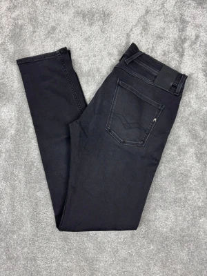 Replay jeans  - Ett par riktigt snygga jeans från Replay i storlek W34 L34 i modellen Anbbas 
